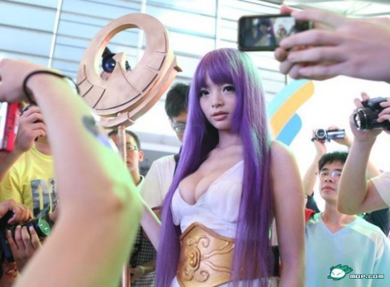 聖闘士星矢 アテナ コスプレイヤー(中国人)01